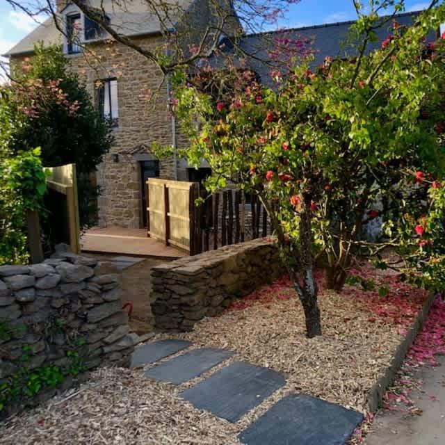 Le Rocher- Belle Maison De Charme -Jardin/Parking Cancale Dış mekan fotoğraf